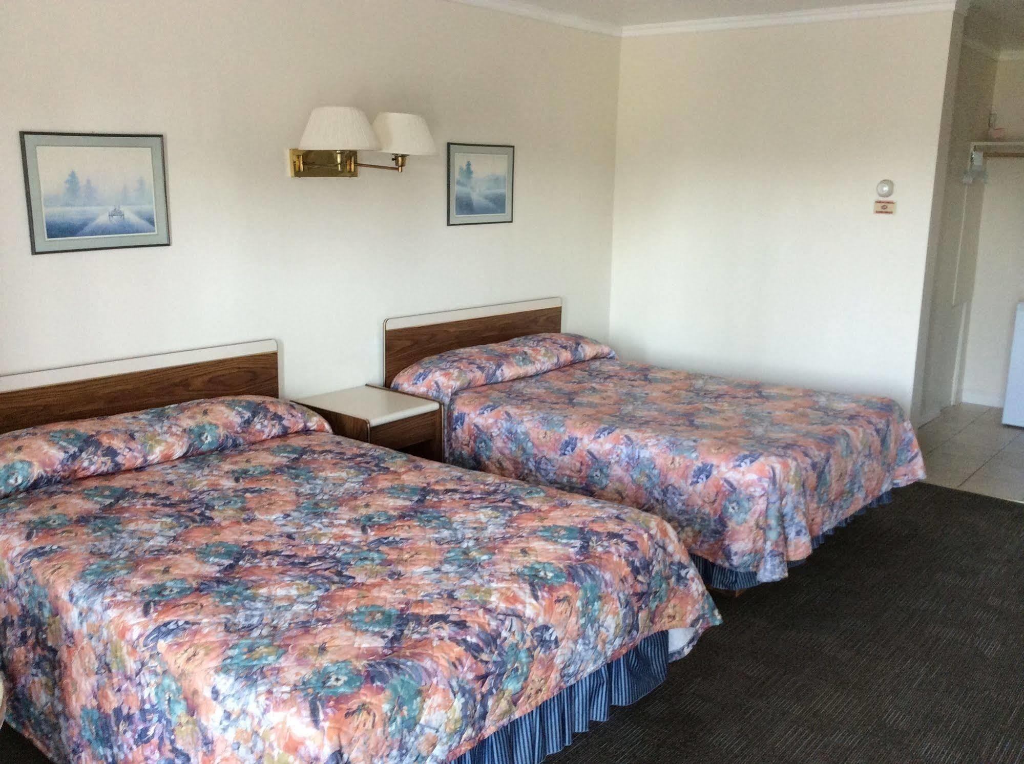 Embassy Motel Kingston Eksteriør billede